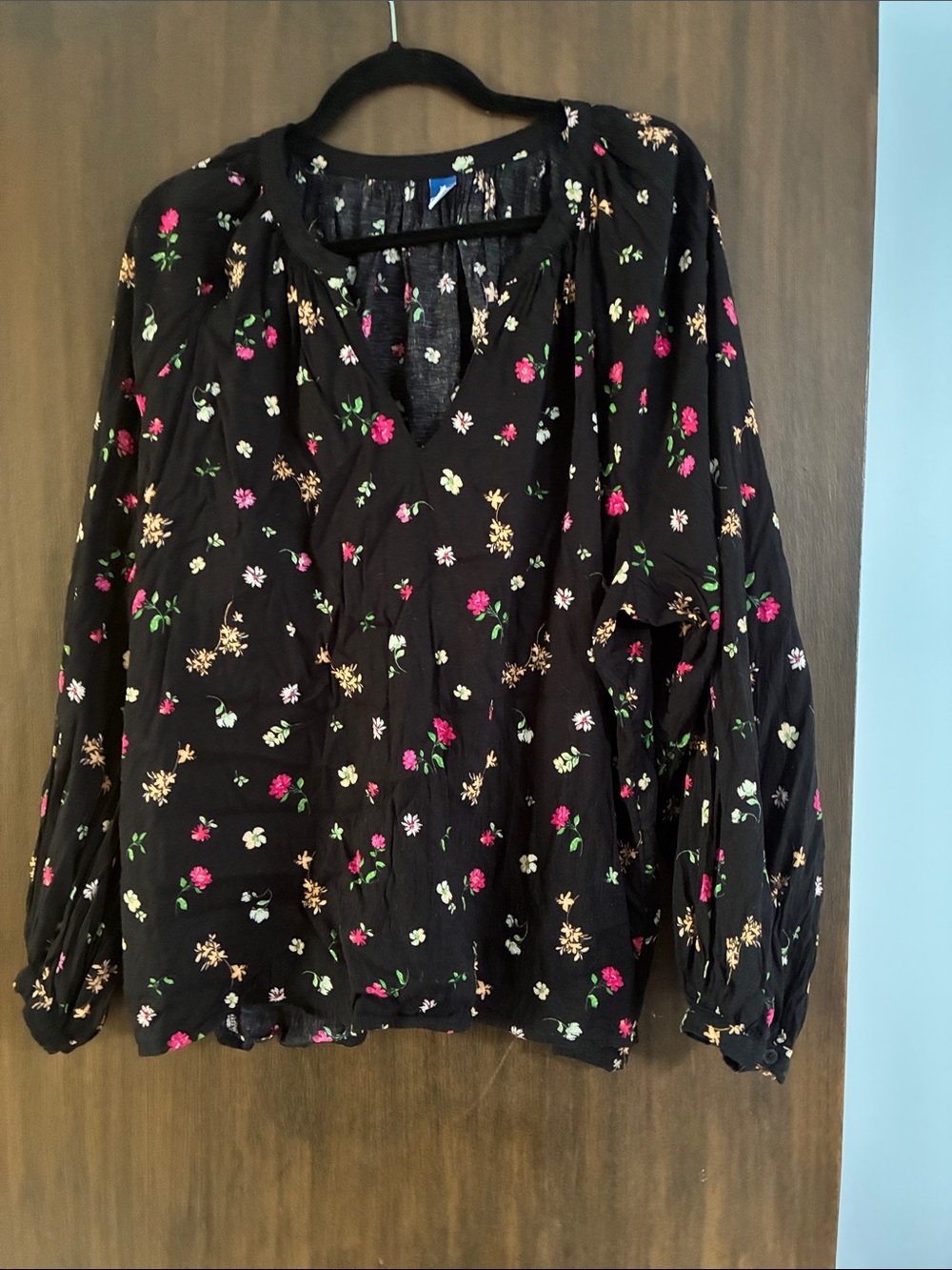 Old Navy black floral XL women’s blouse